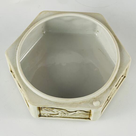 Vintage Avon 1980 "Birds Of Flight" Ceramic Embossed Trinket Box w/Lid (Brazil) - Picture 4 of 6